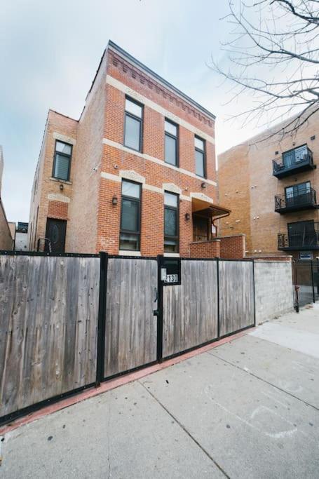 Willa Chicago Mid-Century Gem Steps From United Center Zewnętrze zdjęcie